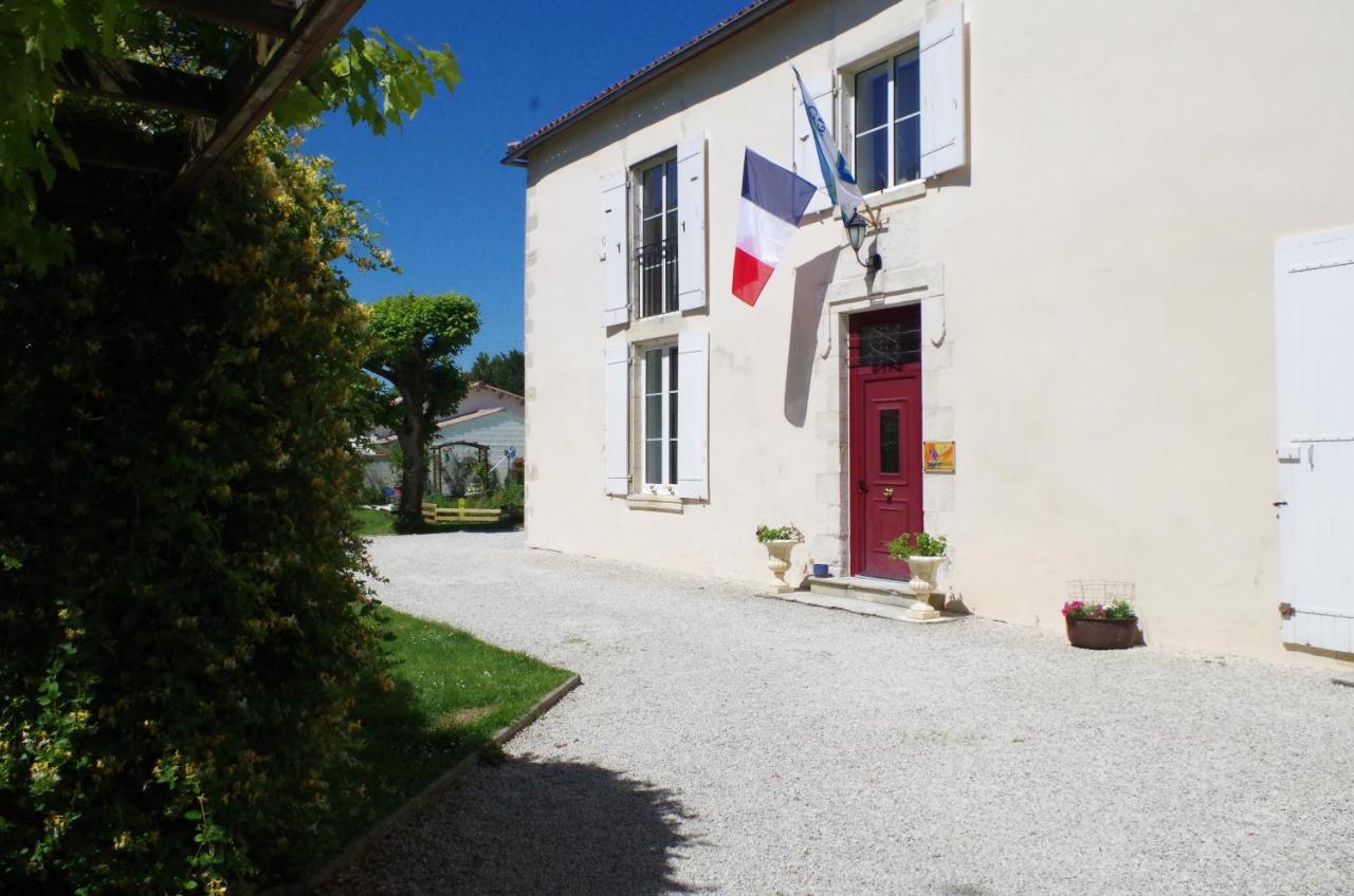 Maison d'Hôtes Le Cadran Solaire Courcelles  Exterior foto